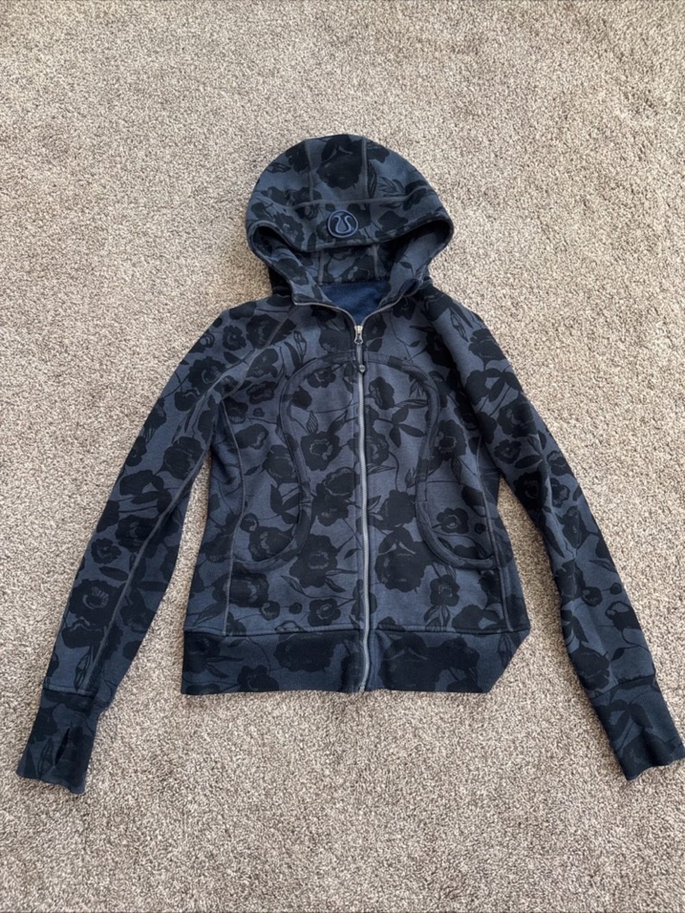 Lululemon Women’s Size 10 Black Navy Floral Full Zip-Up Hoodie EUC
